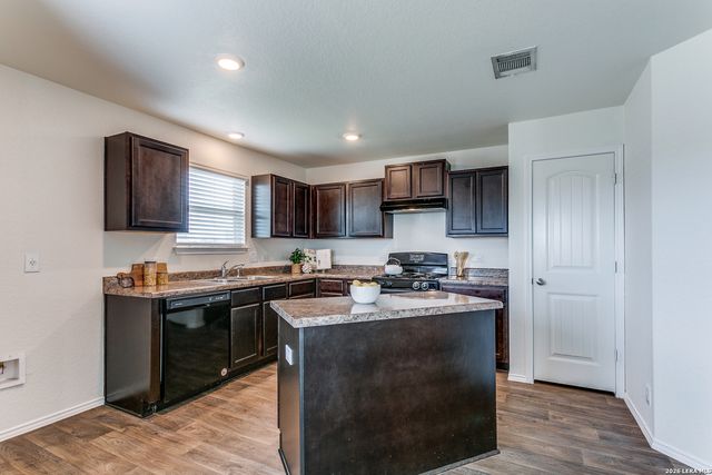 7607 Powder Gorge, Converse, TX 78109