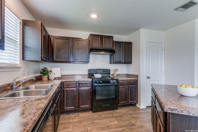 7607 Powder Gorge, Converse, TX 78109