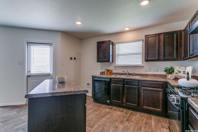 7607 Powder Gorge, Converse, TX 78109