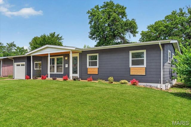 245 Humes Lane, Florissant, MO 63031