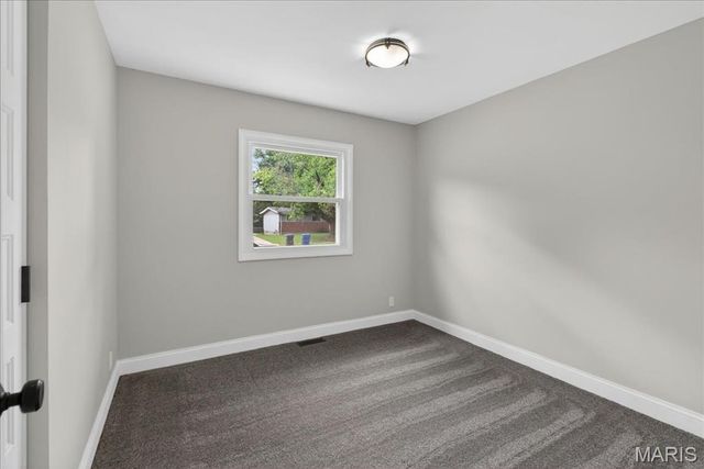 245 Humes Lane, Florissant, MO 63031