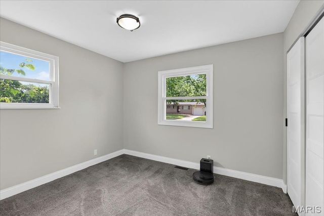 245 Humes Lane, Florissant, MO 63031