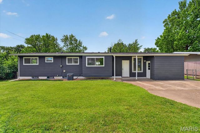 245 Humes Lane, Florissant, MO 63031