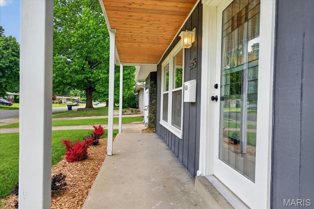 245 Humes Lane, Florissant, MO 63031