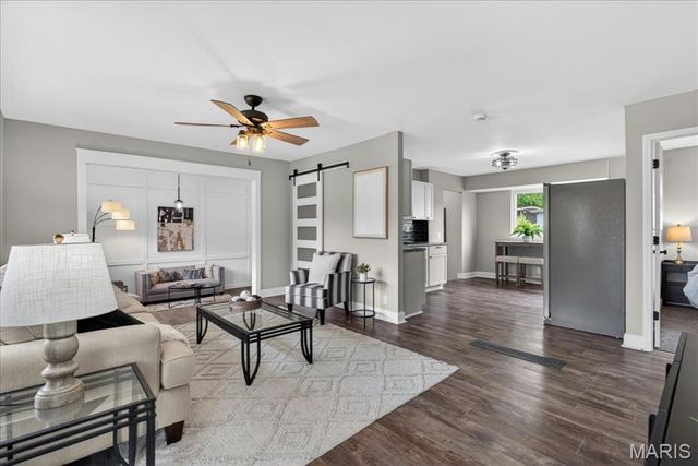 245 Humes Lane, Florissant, MO 63031