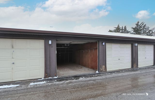 5206 Midlothian Turnpike 203, Crestwood, IL 60418