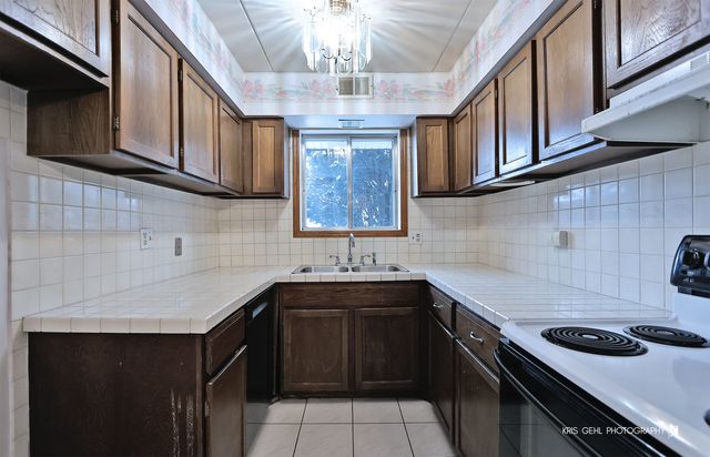 5206 Midlothian Turnpike 203, Crestwood, IL 60418