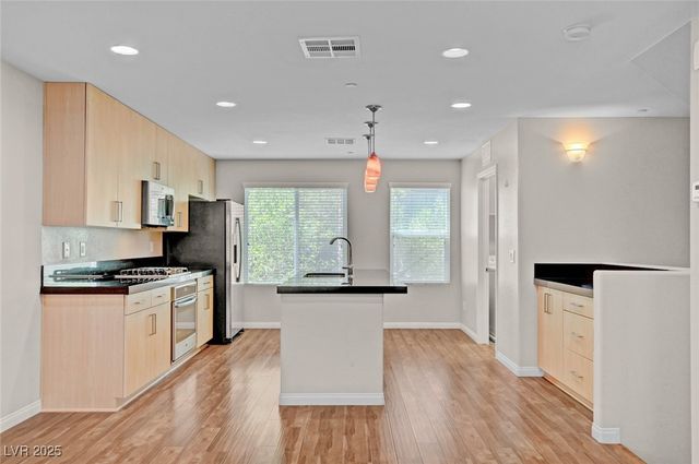 9050 West Tropicana Avenue 1066, Las Vegas, NV 89147