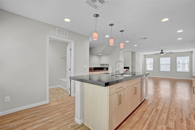 9050 West Tropicana Avenue 1066, Las Vegas, NV 89147