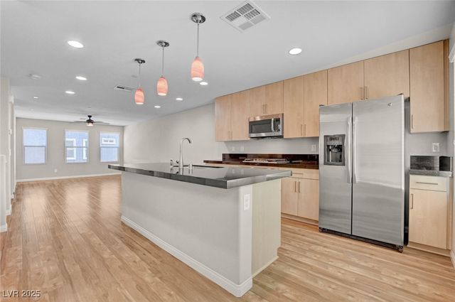 9050 West Tropicana Avenue 1066, Las Vegas, NV 89147