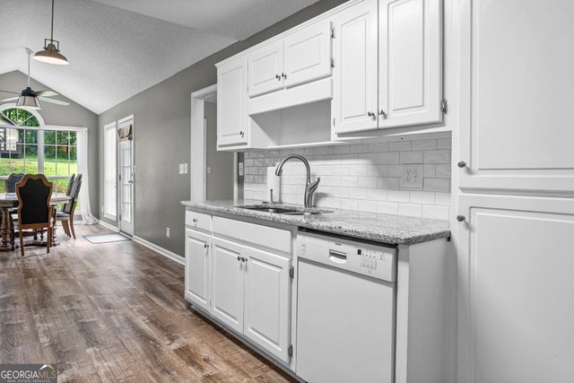 5 Queens Court, Sharpsburg, GA 30277