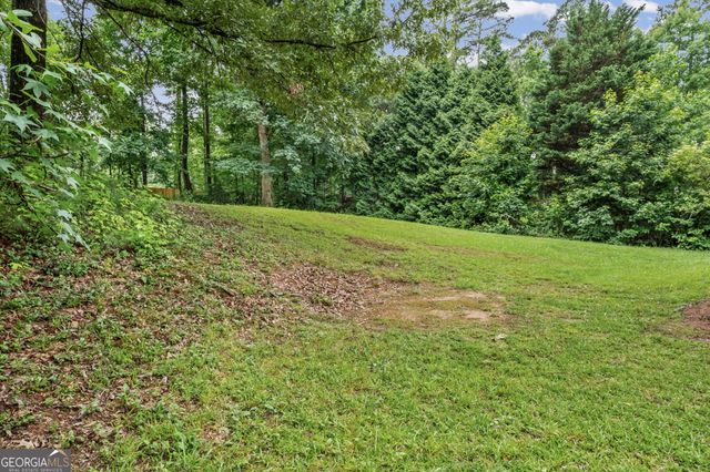 5 Queens Court, Sharpsburg, GA 30277