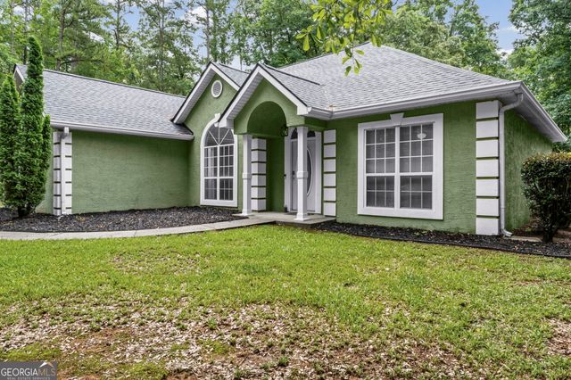 5 Queens Court, Sharpsburg, GA 30277