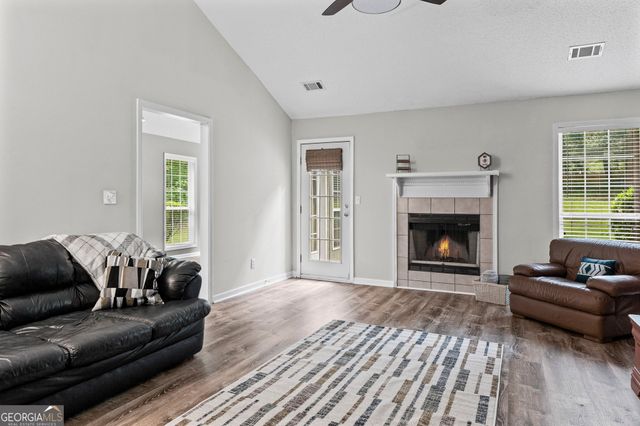 5 Queens Court, Sharpsburg, GA 30277