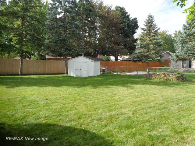 3185 Columbine Drive, Saginaw Twp, MI 48603