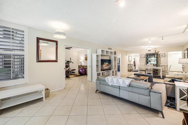 933 Cypress Grove Drive 103, Pompano Beach, FL 33069