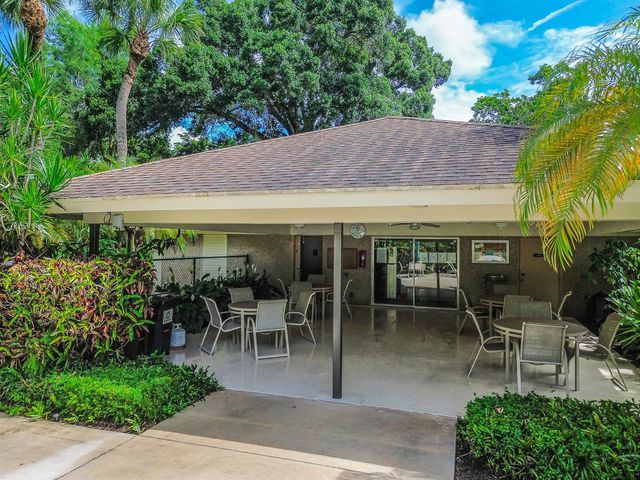 933 Cypress Grove Drive 103, Pompano Beach, FL 33069