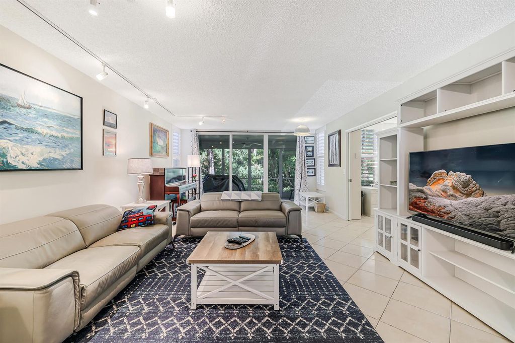 933 Cypress Grove Drive 103, Pompano Beach, FL 33069