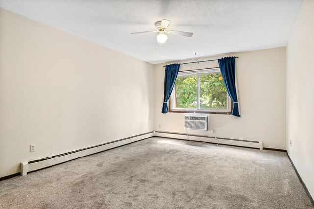 2011 E 122nd Street D24, Burnsville, MN 55337