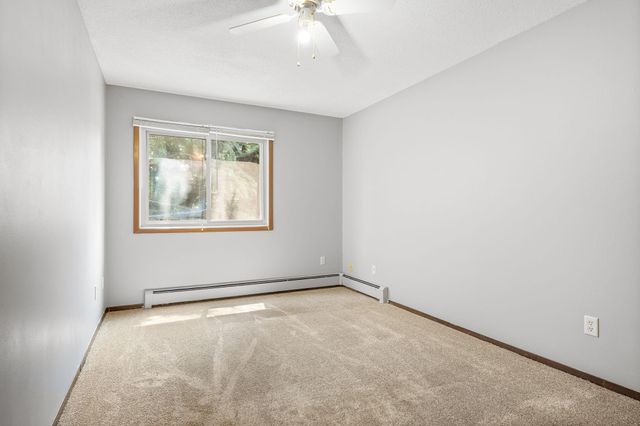 2011 E 122nd Street D24, Burnsville, MN 55337