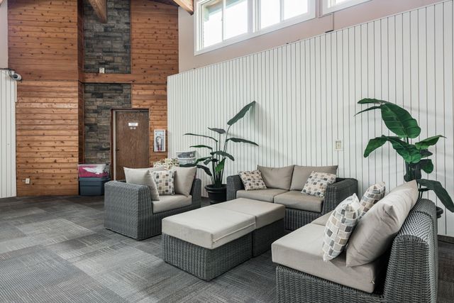 2011 E 122nd Street D24, Burnsville, MN 55337