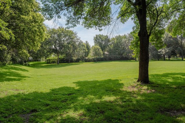 2011 E 122nd Street D24, Burnsville, MN 55337