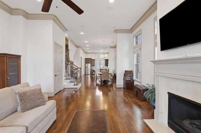 314 W Clay Street, Houston, TX 77019