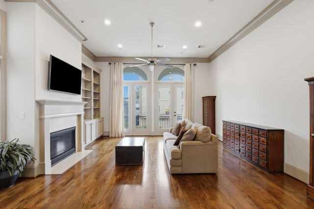 314 W Clay Street, Houston, TX 77019