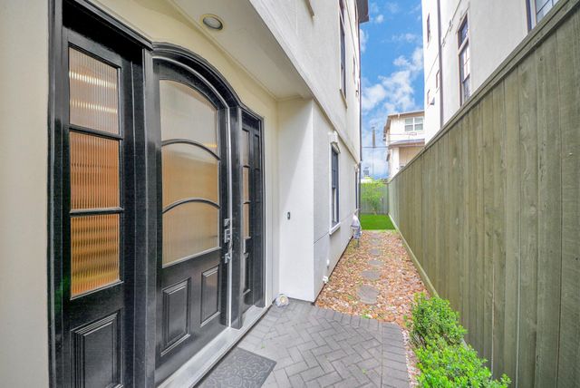 314 W Clay Street, Houston, TX 77019