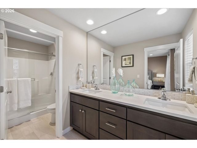 24457 Sw WHITE OAK Ter, Sherwood, OR 97140