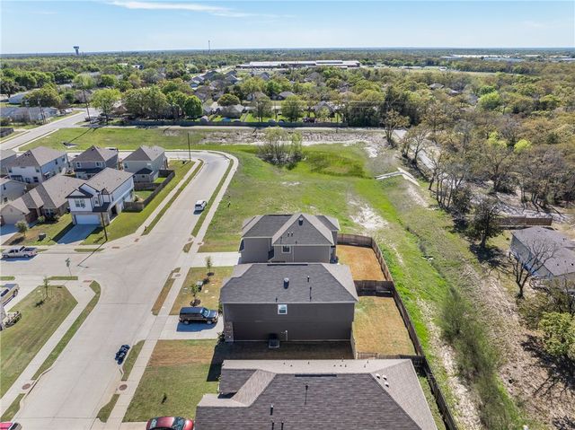 943 Harper Lane, Bryan, TX 77803