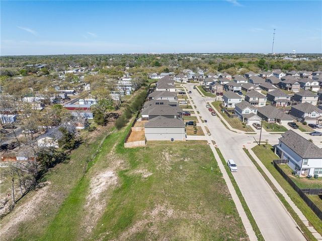 943 Harper Lane, Bryan, TX 77803