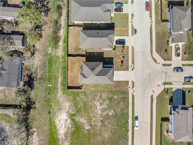 943 Harper Lane, Bryan, TX 77803