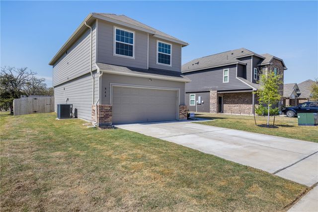 943 Harper Lane, Bryan, TX 77803