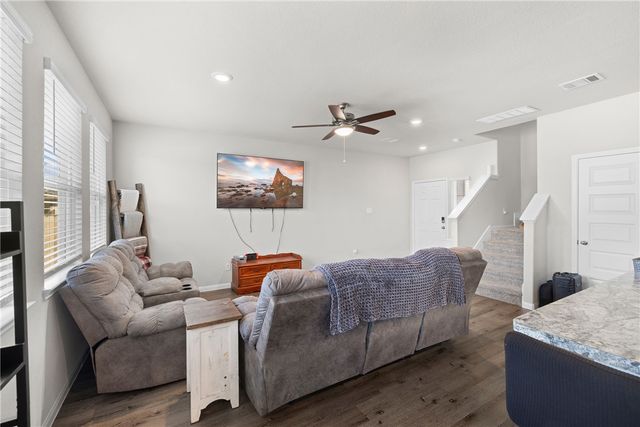 943 Harper Lane, Bryan, TX 77803