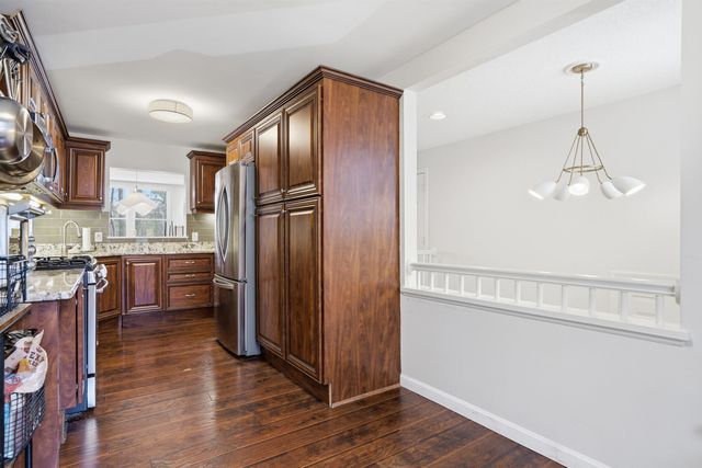 67 Cherry Hollow Road, Nashua, NH 03062