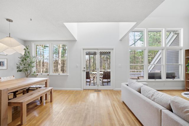 67 Cherry Hollow Road, Nashua, NH 03062