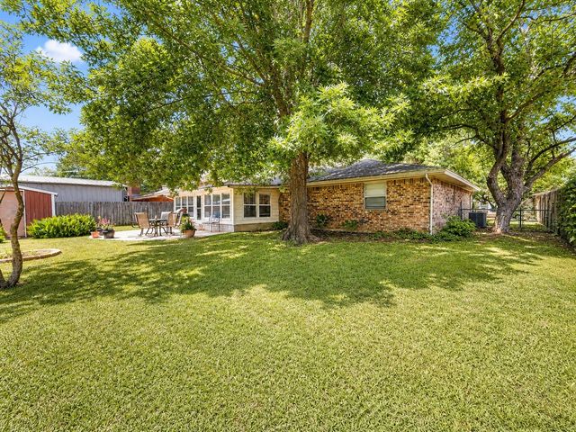 1207 Friona Street, Bowie, TX 76230