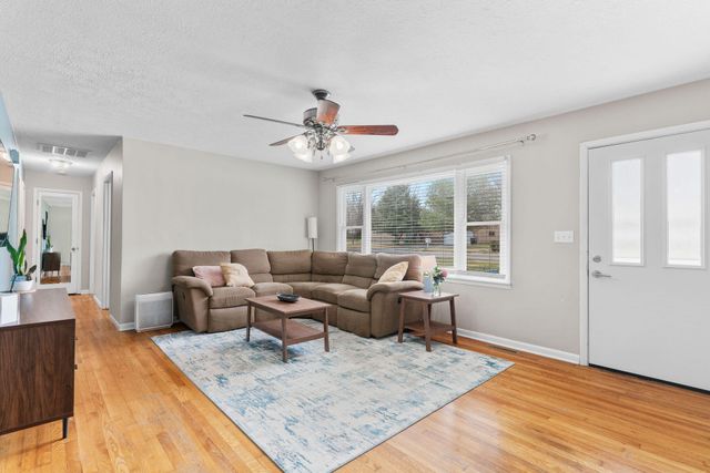 5456 S Hazel Avenue, Springfield, MO 65810