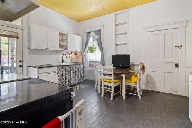 601 N Road Street, Elizabeth City, NC 27909