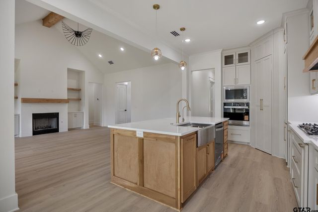 1216 Golden Eagle Way, Whitehouse, TX 75791