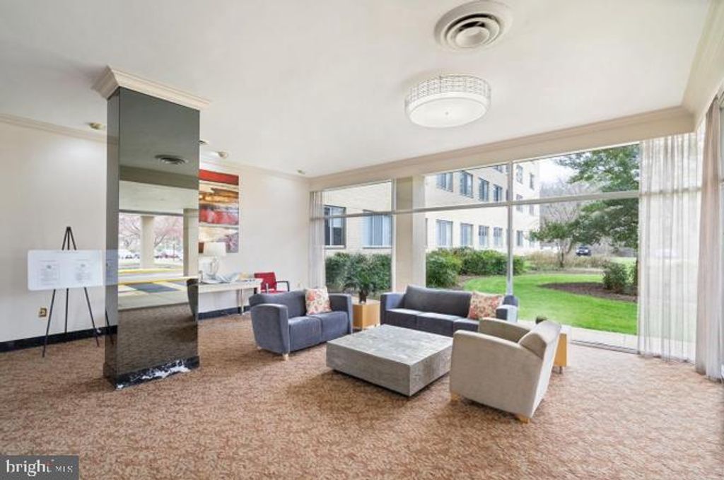 6641 WAKEFIELD DR #711, Alexandria, VA 22307