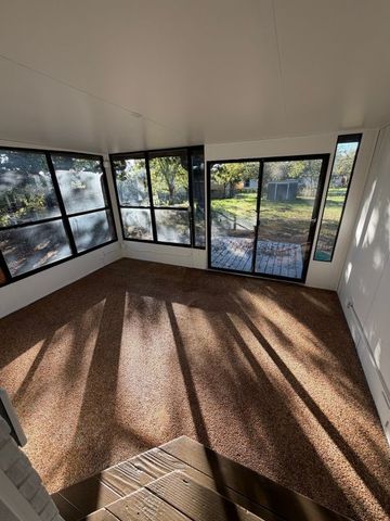 905 Brown Trail, Bedford, TX 76022