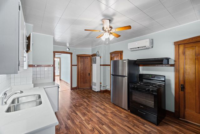 6556 W Ebinger Drive 2, Niles, IL 60714