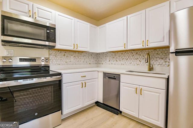 53 Darwin Drive, Jonesboro, GA 30238