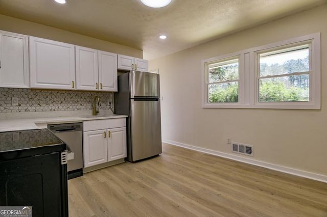 53 Darwin Drive, Jonesboro, GA 30238