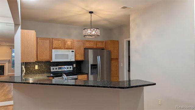 15286 Cornell Drive, Clinton Township, MI 48038