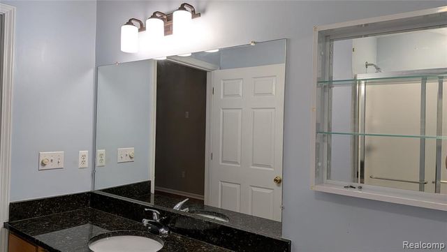 15286 Cornell Drive, Clinton Township, MI 48038