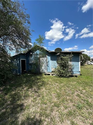 425 E Richard Ave, Kingsville, TX 78363