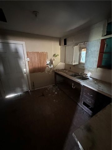 425 E Richard Ave, Kingsville, TX 78363